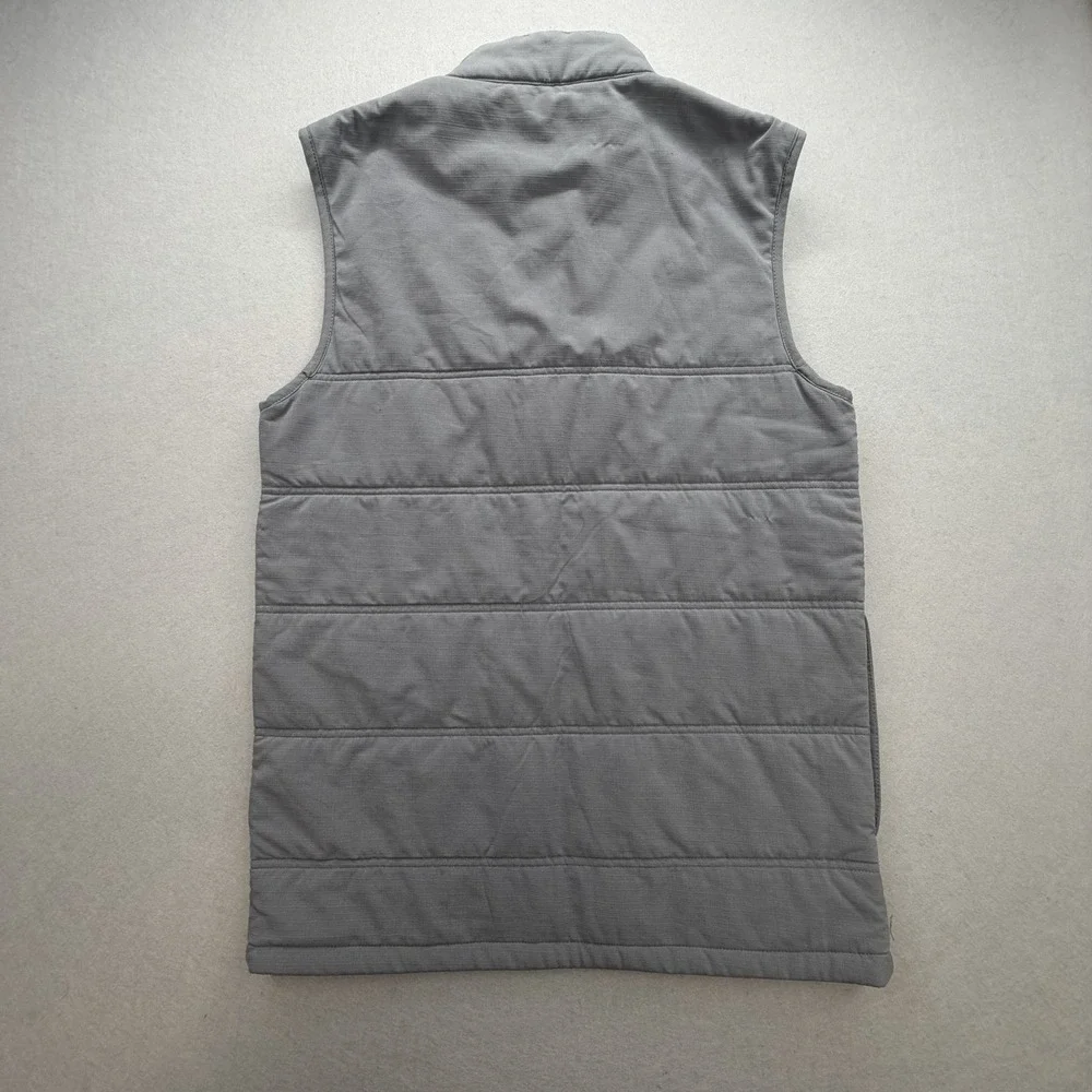 TravisMathew Cold Bay Puffer Vest Mens Small Gray Full Zip Quilted Golf TM1MW453